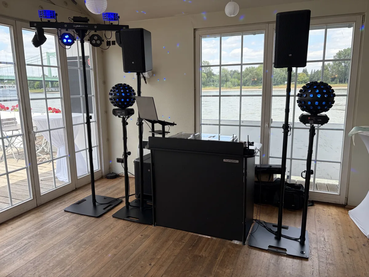 Mobiles DJ-Setup von DJ Caly Phornia
